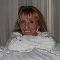 Jayne Moore Photo 38