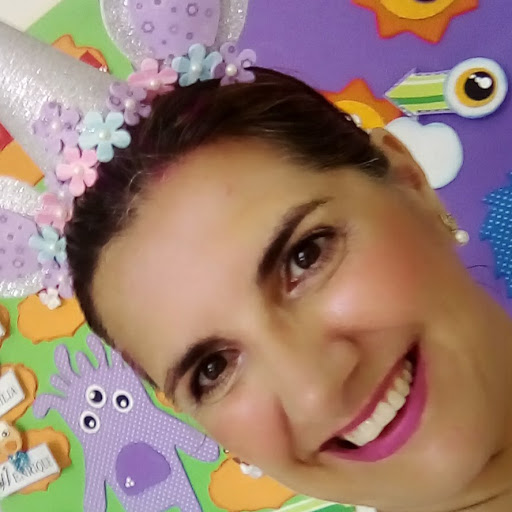 Adriana Lopes Photo 11