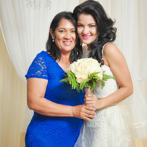 Karen Paredes Photo 23