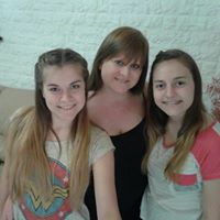Claudia Lari Photo 6