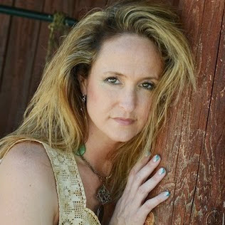 Julia Boyd Photo 22