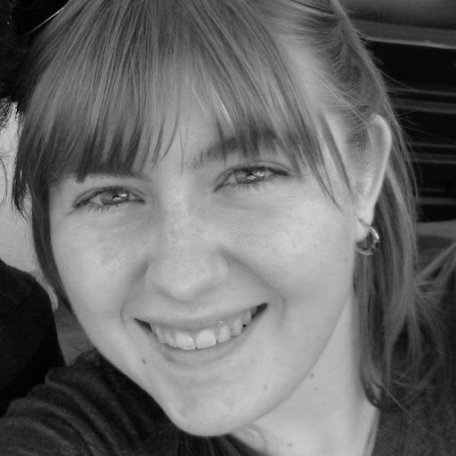Stephanie Barnes Photo 13