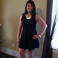 Elizabeth Leandro Photo 15