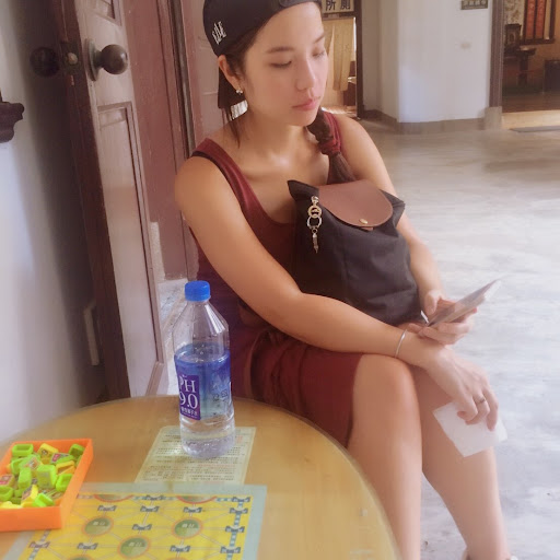 Ann Lu Photo 18
