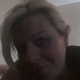 Karen Webster Photo 27