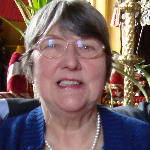 Elizabeth Cochrane Photo 19