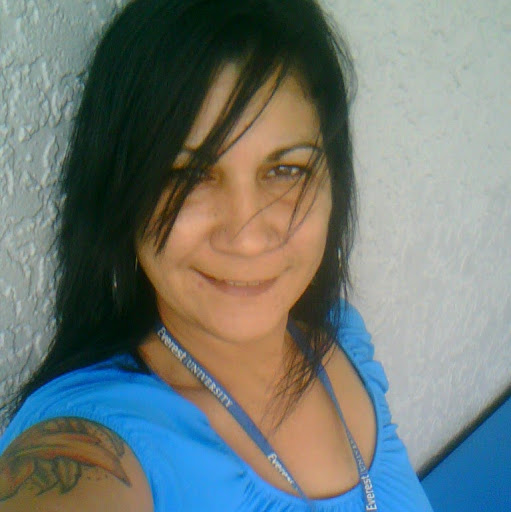 Cynthia Robles Photo 27