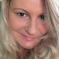 Tracey Yates Photo 23