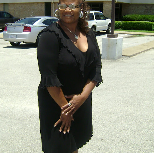 Betty Currington Photo 2