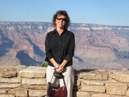 Lisa Edwards Photo 24