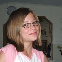 Sarah Daugherty Photo 18