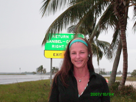 Deborah Lewis Photo 27