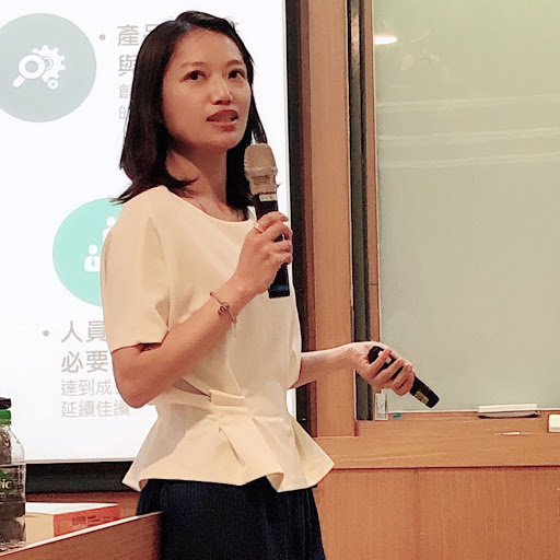 Yvonne Wang Photo 26