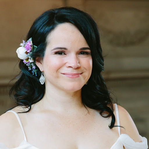 Reina Gonzales Photo 15