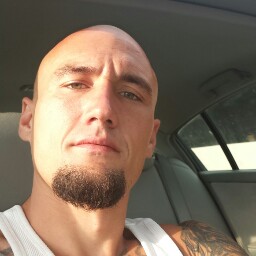 Jesse Major Photo 18