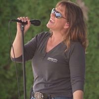 Amy Hughes Photo 20