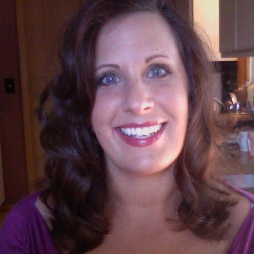 Laura Ostrowski Photo 26