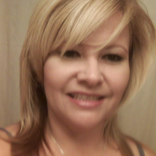 Reyna Santiago Photo 23