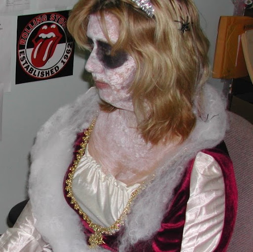Carol Carter Photo 18