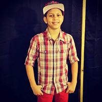Michael Benitez Photo 31