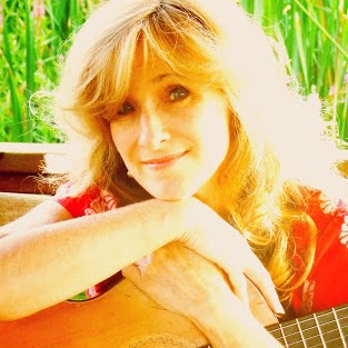 Andrea Carlson Photo 20