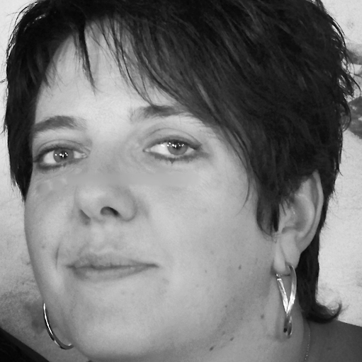 Caroline Jenkins Photo 19