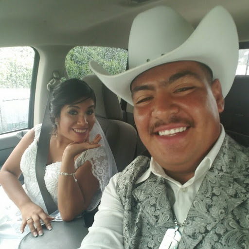 Eduardo Yepez Photo 16