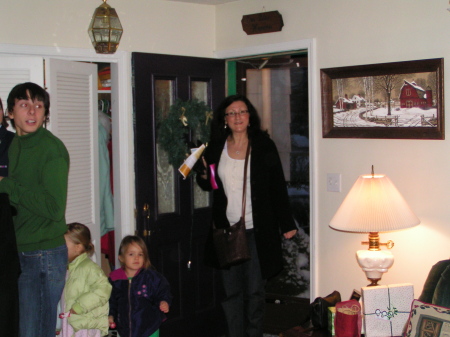 Kim Bush Photo 35