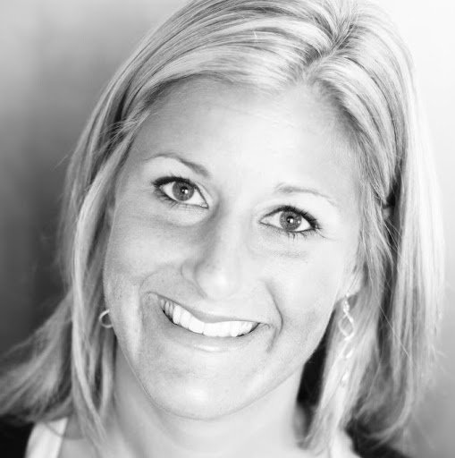 Emily Neumann Photo 24