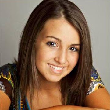 Julia Martin Photo 17