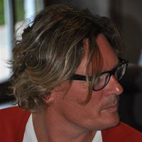 Hugo Van Photo 19