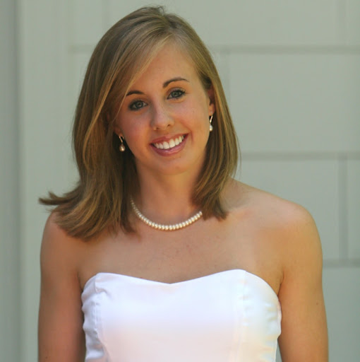 Emily Martin Photo 55