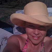 Lisa Hernandez Photo 40