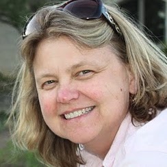 Diana Lowe Photo 22