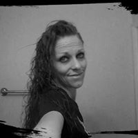Miranda Harris Photo 32