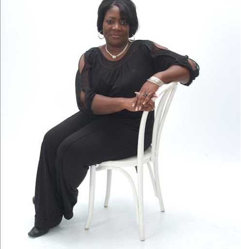 Paula West Photo 31