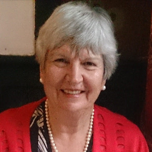 Julie May Photo 31