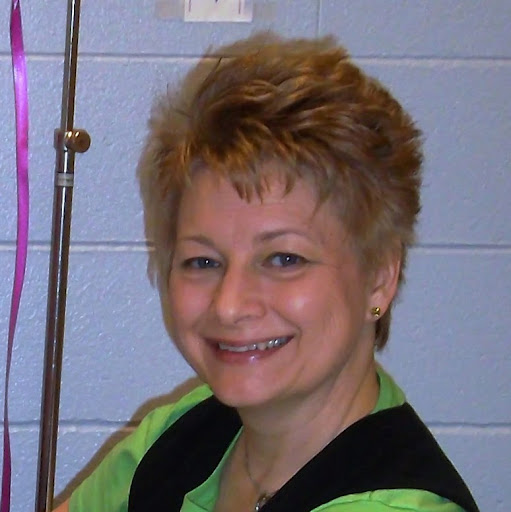 Laura Hoffmeister Photo 15