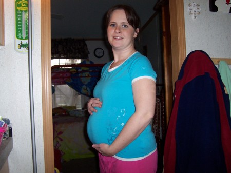 Elizabeth Miller Photo 30