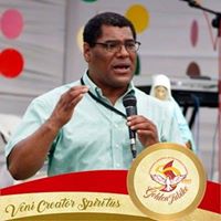 Carlos Benavides Photo 39