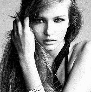 Louise Cooper Photo 23