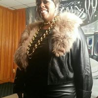 Monique Phillips Photo 32