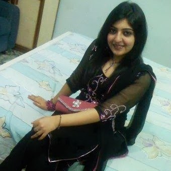 Nazia Memon Photo 17