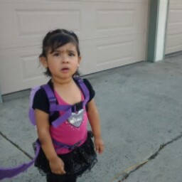 Yazmin Escamilla Photo 4