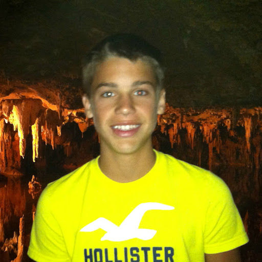 Justin Hartzell Photo 7