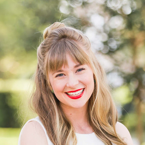 Kelly Perry Photo 29