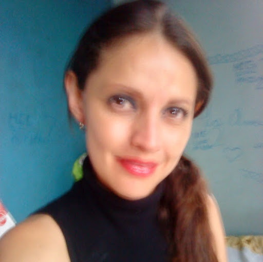 Angela Coello Photo 14