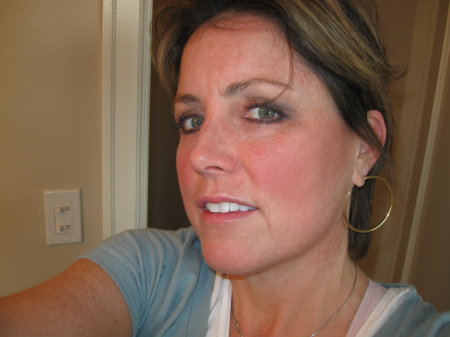 Kelly Mitchell Photo 13