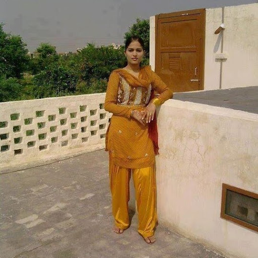 Koyel Mitra Photo 12