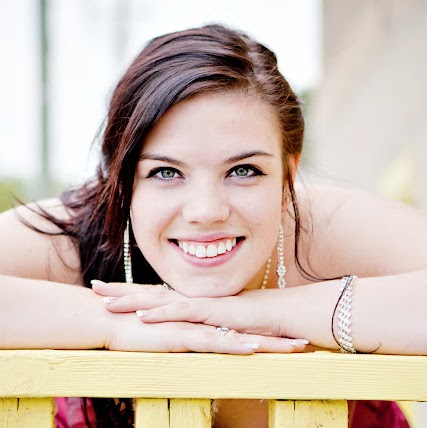 Nicole Steele Photo 29